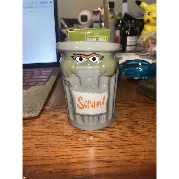 Sesame Street Oscar the Grouch Ceramic Pen Cup New in Box Desk Organizer - Picture 4 of 8